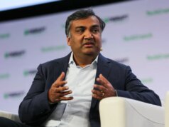 Il CEO di YouTube afferma che i migliori YouTuber “non lasceranno mai la loro casa”