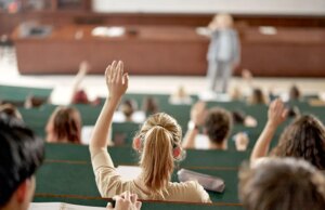 Almeno il 40% degli insegnanti della California prevede di smettere di lavorare nel prossimo decennio: sondaggio