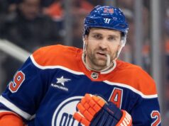 Leon Draisaitl degli Oilers esce contro i Predators con apparente infortunio