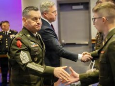 I chief del Pentagono assegnano 2 Purple Hearts ai cadetti dell’Outdated Dominion che hanno sconfitto i sostenitori dell’ISIS