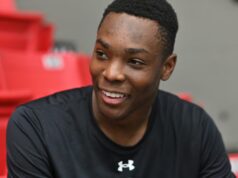 Invoice Zonnon si intende con i Penguins in tournée