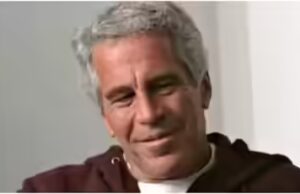 La guardia di Jeffrey Epstein lo ha cercato su Google 40 minuti prima della sua morte e ha effettuato un deposito in contanti di $ 5.000 giorni prima: mostrano i file del DoJ