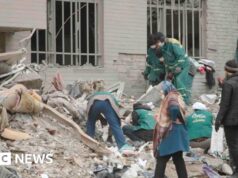 “Mia figlia è sotto le macerie”: a Teheran cresce il numero degli scioperi civili