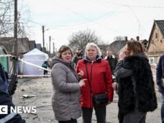 L’attacco di droni russi uccide due persone in Ucraina prima dei colloqui negli Stati Uniti, dicono i funzionari