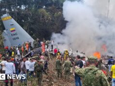 Ricerca di quattro soldati dispersi dopo l’incidente aereo in Colombia che uccide 66 persone