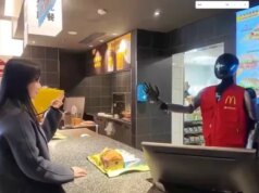 Guarda i robotic umanoidi testati da McDonald’s in prima linea