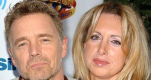 L’ex moglie della star di “Dukes of Hazzard”, John Schneider, afferma che le deve 2,3 milioni di dollari