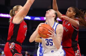Il canadese Toby Fournier fa parte della squadra di basket femminile dell’AP All-America