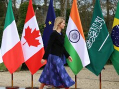 La Russia sta aiutando l’Iran con informazioni per uccidere gli americani, afferma un alto diplomatico dell’UE