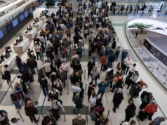 Arrivare all’aeroporto con 3 ore di anticipo non è una garanzia che riuscirai a prendere il volo, poiché la crisi della TSA peggiora