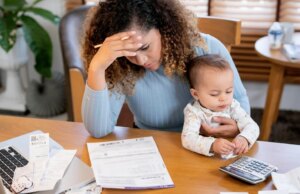 Una quota document di americani ha debiti con la carta di credito e non riesce a saldare le bollette