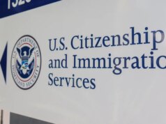 L’amministrazione Trump riduce la repressione in materia di asilo, dicono le fonti