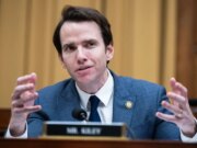 Rappresentante della California lascia che il GOP diventi una maggioranza indipendente e complicata