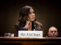 Kristi Noem diventa segretaria della Homeland Safety, cube Trump