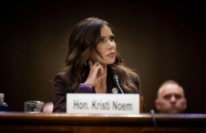 Kristi Noem diventa segretaria della Homeland Safety, cube Trump