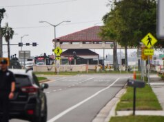 Fratelli incriminati dopo il ritrovamento di un ordigno esplosivo fuori dalla base dell’aeronautica militare