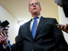 I colloqui sui finanziamenti del DHS sono in un limbo dopo che Trump insiste che il GOP approvi il SAVE America Act