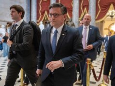 Aggiornamenti in tempo reale sulla chiusura del DHS mentre l’accordo del Senato senza finanziamenti ICE si dirige alla Digicam