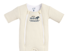 La tutina per neonati venduta da Walmart è stata richiamata per potenziale rischio di soffocamento