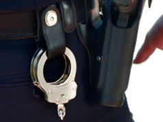 Un uomo del New Jersey striscia attraverso la finestra e tenta di aggredire sessualmente una ragazza prima di essere fermato dal residente: polizia