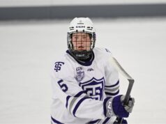 I Maple Leafs firmano un contratto entry-level con il difensore del faculty Hayes Hundley