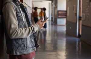 Usa una pistola: i chatbot con intelligenza artificiale aiutano le persone a pianificare la violenza, afferma il rapporto