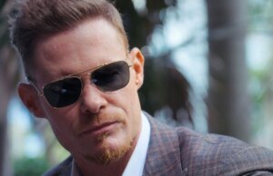 Recensione di Netflix Louis Theroux: Contained in the Manosphere: visione inquietante ma rilevante