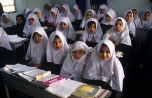 Lo stato ideologico dell’Iran: fede, paura e favori alimentano la sua vasta rete di propaganda e clientelismo