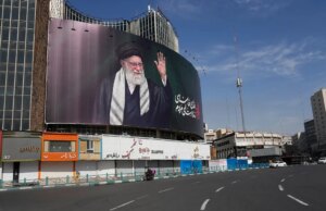 MIKE PENCE: Trump e il nostro incredibile esercito stanno mettendo nice a 47 anni di terrore iraniano