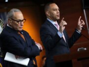 I democratici scendono al minimo dei nuovi elettori, anche i repubblicani sono sott’acqua: sondaggio