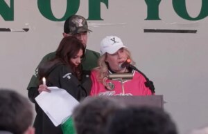 La madre di uno studente universitario ucciso giura di “lottare per la giustizia” dopo che un immigrato illegale è stato accusato di omicidio a Chicago