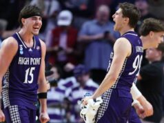 Excessive Level stordisce il Wisconsin con la prima doppietta stagionale di Johnston