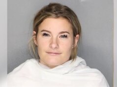 L’ex insegnante supplente e il fidanzato affrontano 38 accuse di sesso minorile mentre la cauzione si avvicina ai 9 milioni