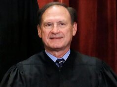 Alito dà agli avvocati una lezione in inglese semplice sul significato di “giorno” mentre la Corte Suprema valuta la battaglia per lo scrutinio tardivo