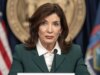 La Hochul di New York mi ha accompagnato in Florida, ora mi sta implorando di tornare. Non sta succedendo