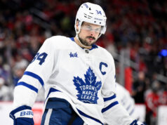 Auston Matthews dei Maple Leafs fuori stagione con uno strappo al legamento crociato anteriore