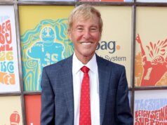 Il leggendario agente sportivo suggerisce che le squadre dovrebbero adottare un nuovo approccio mentre i prezzi dei biglietti NFL continuano a salire alle stelle