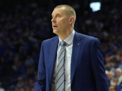 La star di ESPN strappa l’iconica squadra di basket del school con un roster da $ 22 milioni per una stagione deludente