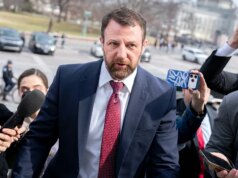 Mullin affronta le grigliate democratiche come primo ostacolo per guidare il DHS nel mezzo della lotta per la chiusura