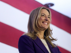 Il governatore del New Jersey Sherrill firma una legge che vieta agli agenti dell’ICE di indossare coperture per il viso per proteggere l’identità