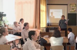 "Signor Nessuno contro Putin": Come un insegnante russo ha affrontato la propaganda del Cremlino