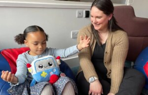 I giocattoli con intelligenza artificiale possono comportare problemi di sicurezza per i bambini, un nuovo studio suggerisce cautela