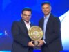 Rahul Dravid reagisce dopo aver vinto l’onore alla carriera della BCCI