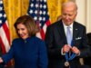 Pelosi rivela di aver finalmente parlato con Joe Biden nel mezzo di una relazione aspra per la sua uscita dalla campagna del 2024