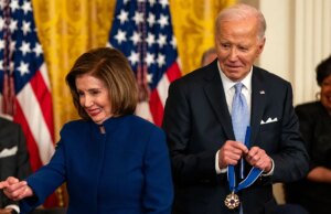 Pelosi rivela di aver finalmente parlato con Joe Biden nel mezzo di una relazione aspra per la sua uscita dalla campagna del 2024