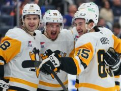 Sidney Crosby ritorna mentre i Pinguini sbaragliano gli isolani