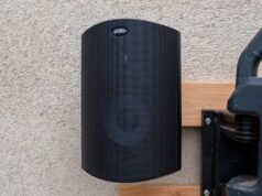 Ho sostituito i miei altoparlanti Bluetooth esterni con un sistema audio cablato e non me ne pento