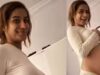 Poonam Pandey sfoggia il pancione, ha annunciato la gravidanza?
