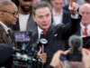 Rick Pitino si unisce alla campagna “Grazie, NYPD” prima dell’apertura di March Insanity di St John