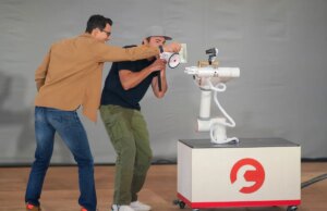 RJ Scaringe di Rivian pensa che stiamo sbagliando tutto con i robotic